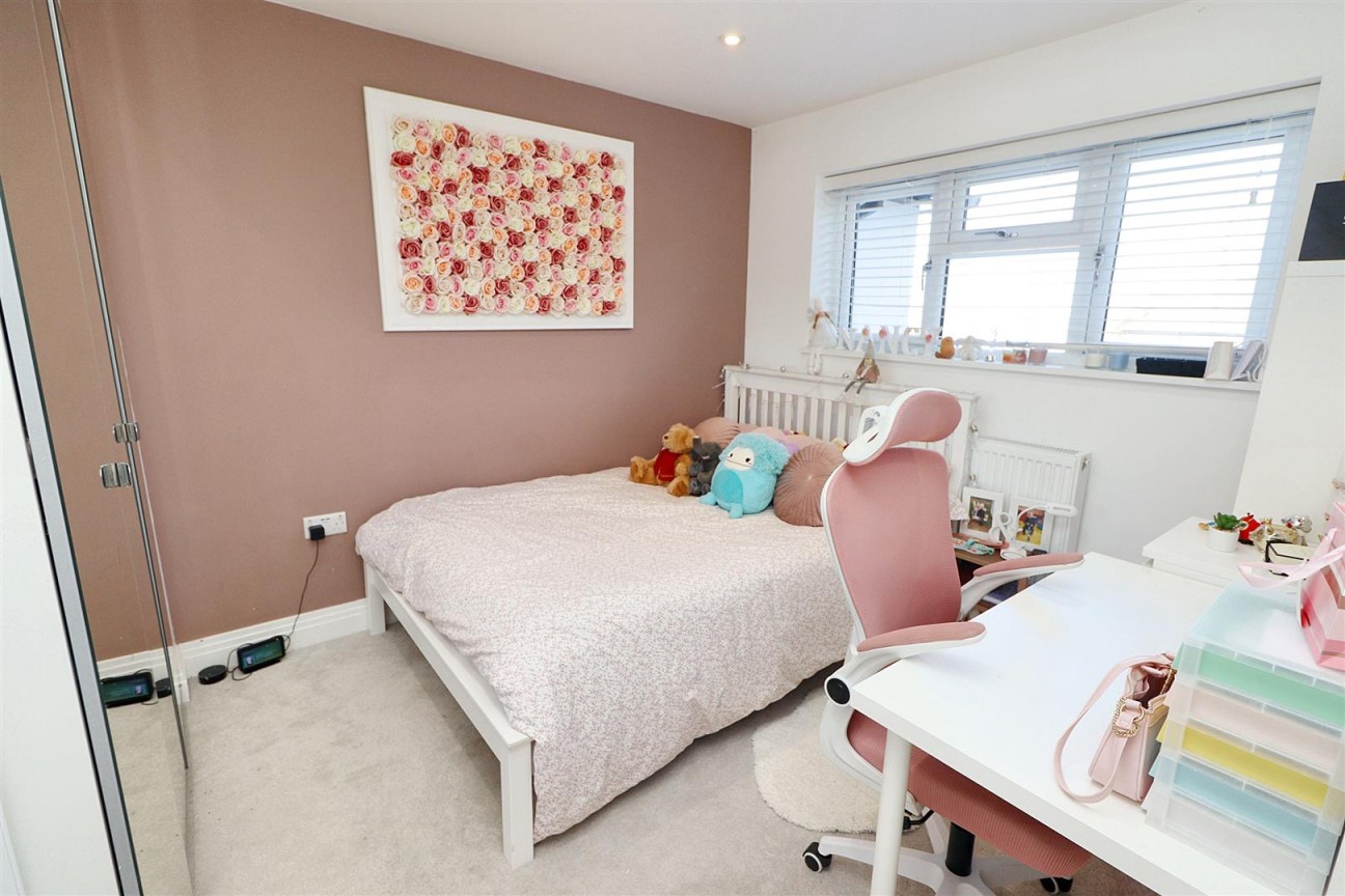3 Carrington Close, Borehamwood