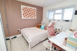 3 Carrington Close, Borehamwood