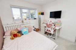 3 Carrington Close, Borehamwood
