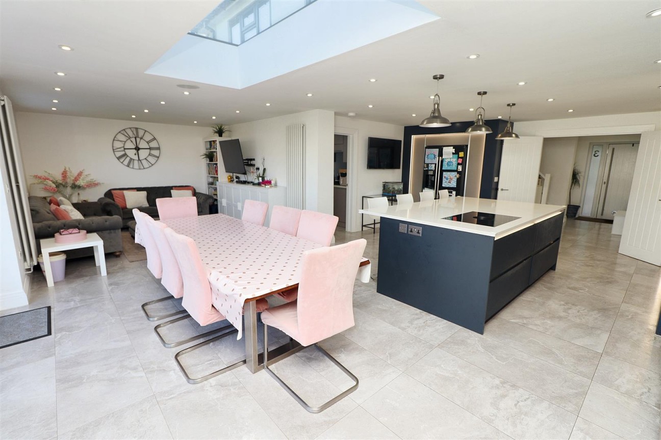 3 Carrington Close, Borehamwood