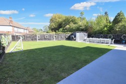 3 Carrington Close, Borehamwood