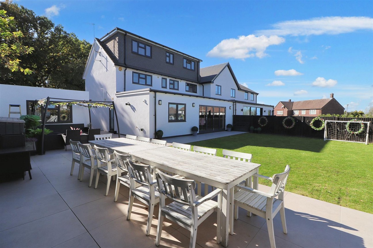 3 Carrington Close, Borehamwood