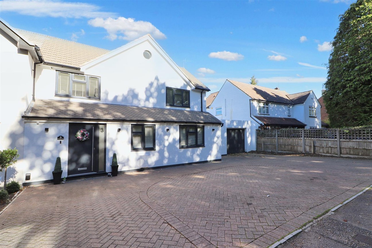 3 Carrington Close, Borehamwood