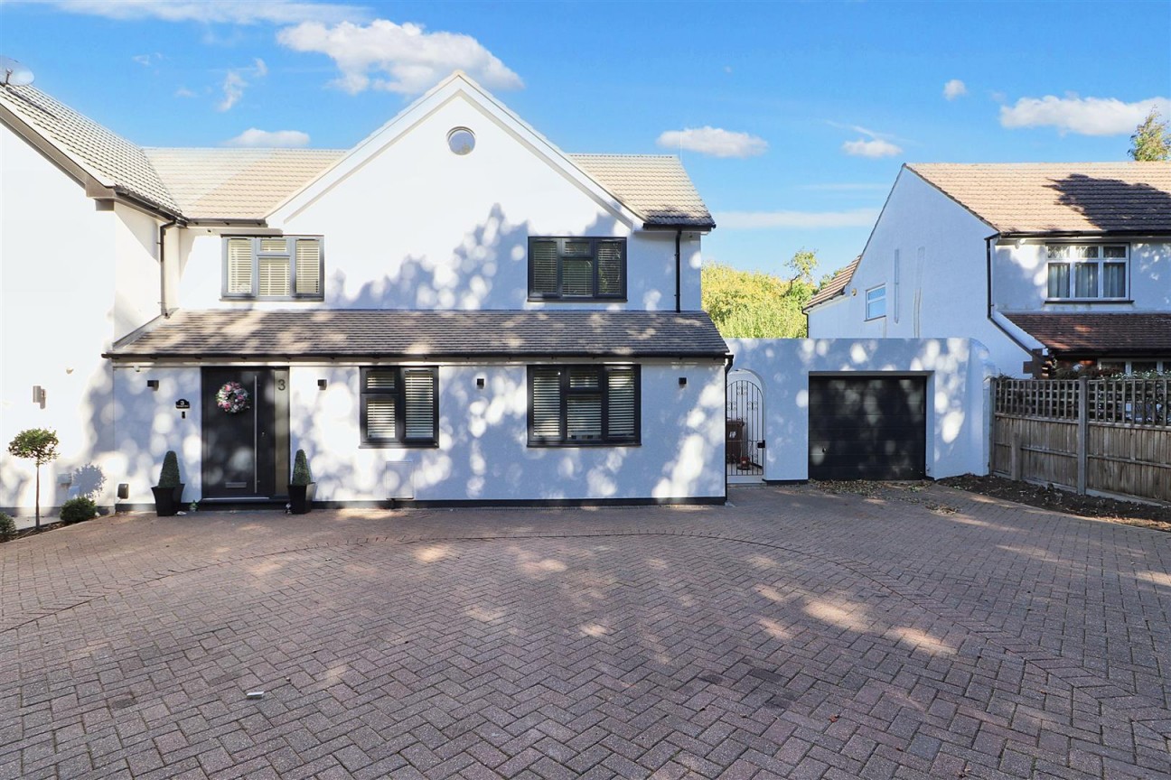 3 Carrington Close, Borehamwood