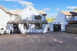 3 Carrington Close, Borehamwood