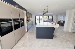 3 Carrington Close, Borehamwood