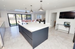 3 Carrington Close, Borehamwood