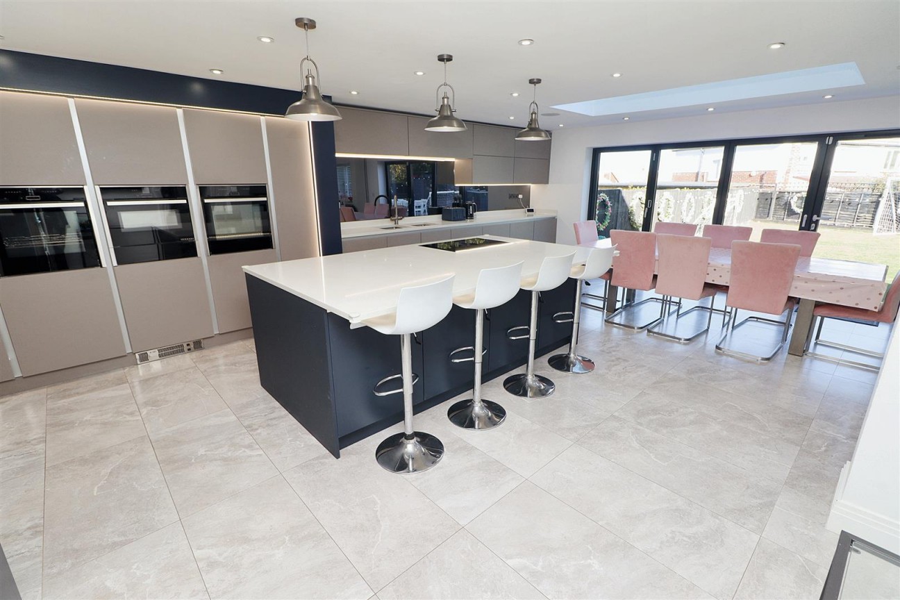 3 Carrington Close, Borehamwood