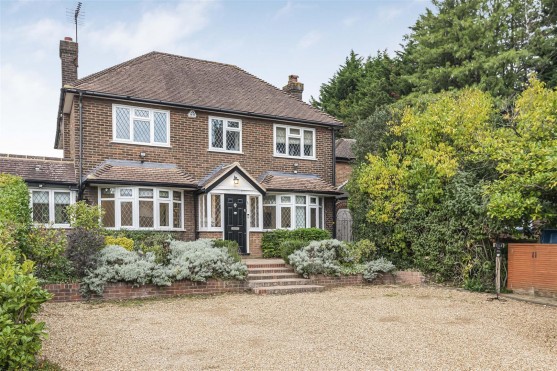 Oakridge Avenue, Radlett