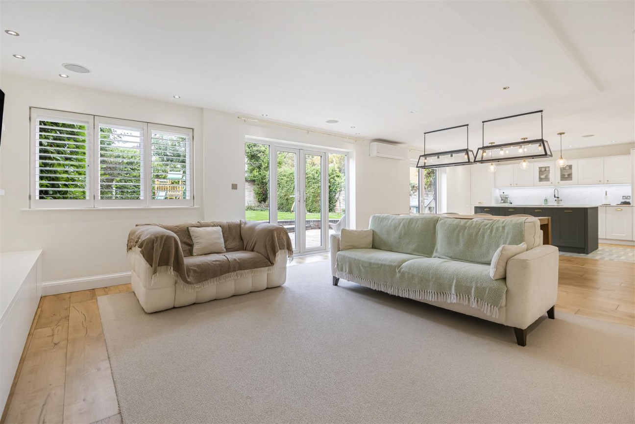 Oakridge Avenue, Radlett