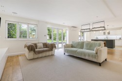 Oakridge Avenue, Radlett