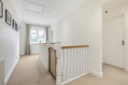 Oakridge Avenue, Radlett
