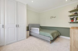 Oakridge Avenue, Radlett