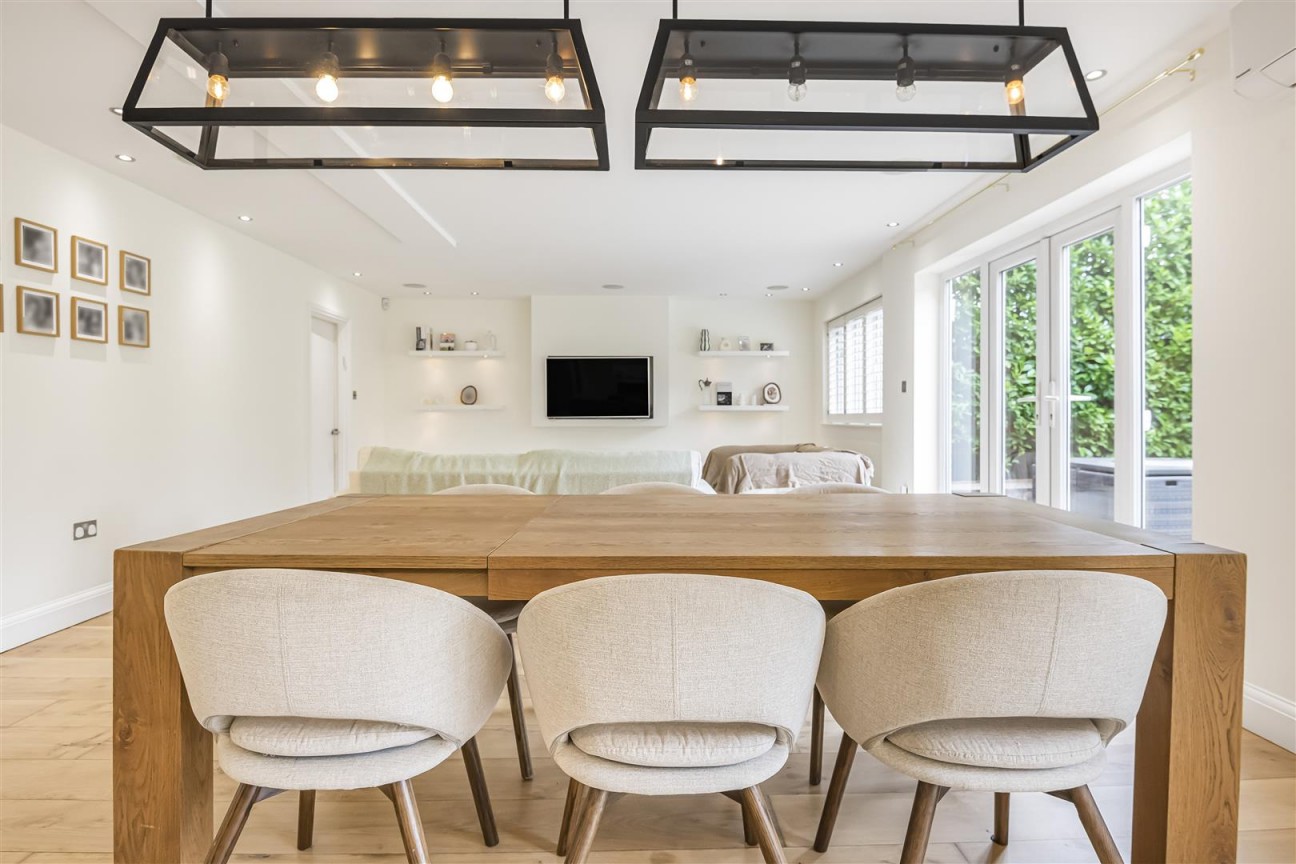 Oakridge Avenue, Radlett