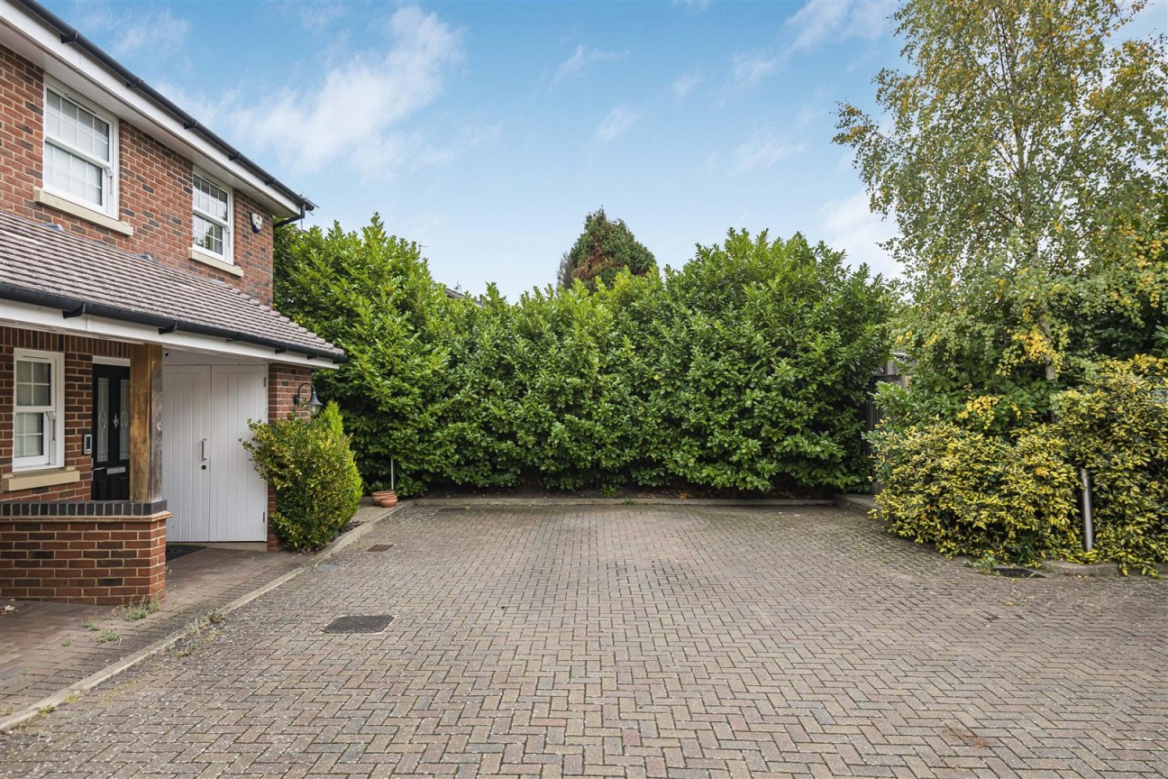 Battlers Mews, Radlett