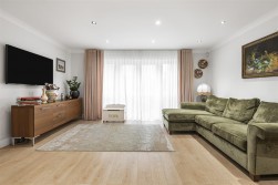 Battlers Mews, Radlett