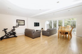 Park Crescent, Elstree, Borehamwood