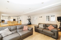 Park Crescent, Elstree, Borehamwood