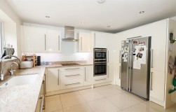 Park Crescent, Elstree, Borehamwood