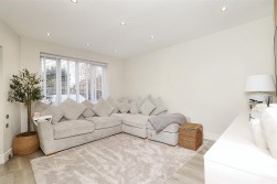 Walshford Way, Borehamwood