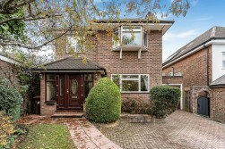 Craigweil Avenue, Radlett