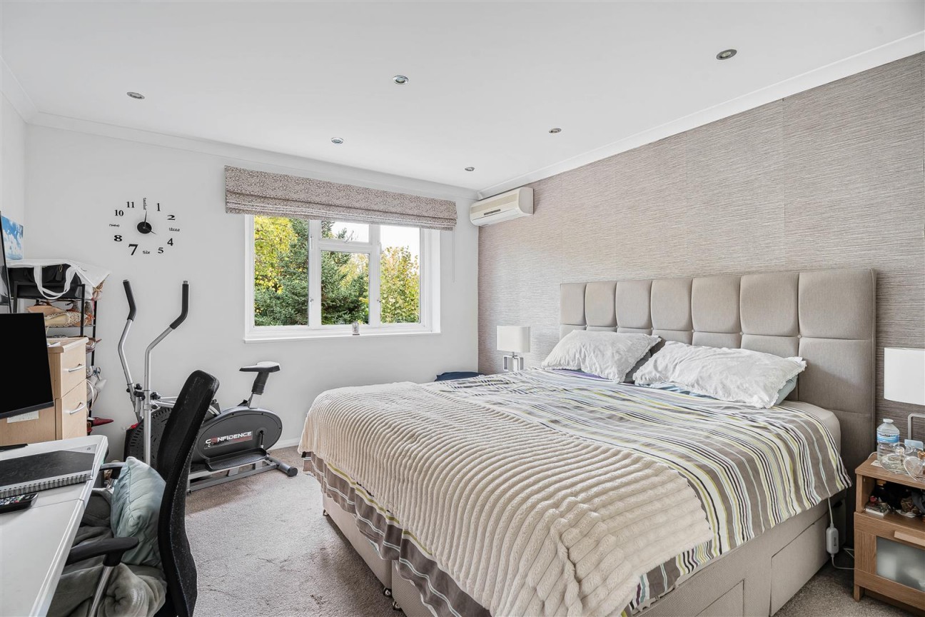 Craigweil Avenue, Radlett