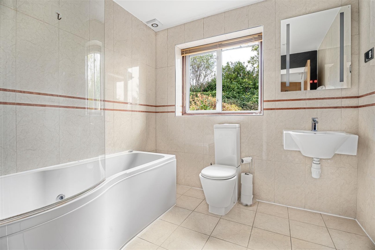 Craigweil Avenue, Radlett