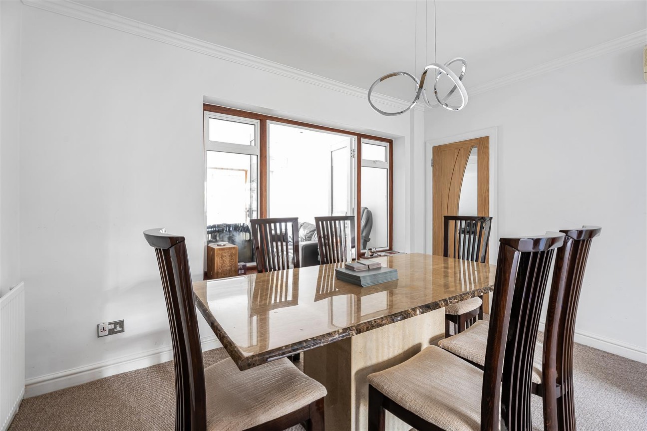 Craigweil Avenue, Radlett