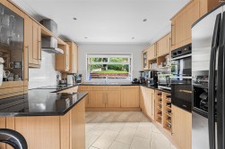 Craigweil Avenue, Radlett