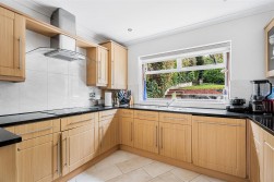 Craigweil Avenue, Radlett