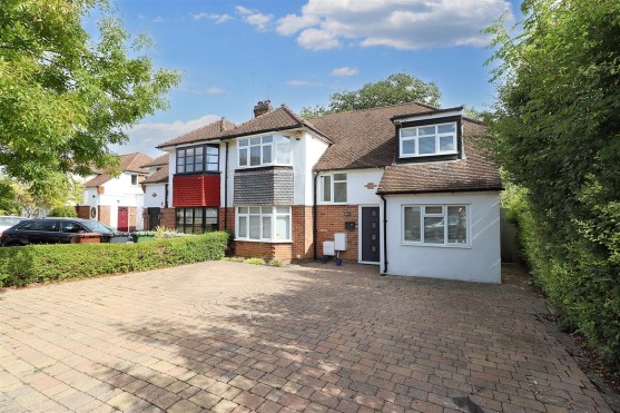 Grange Road, Elstree, Borehamwood