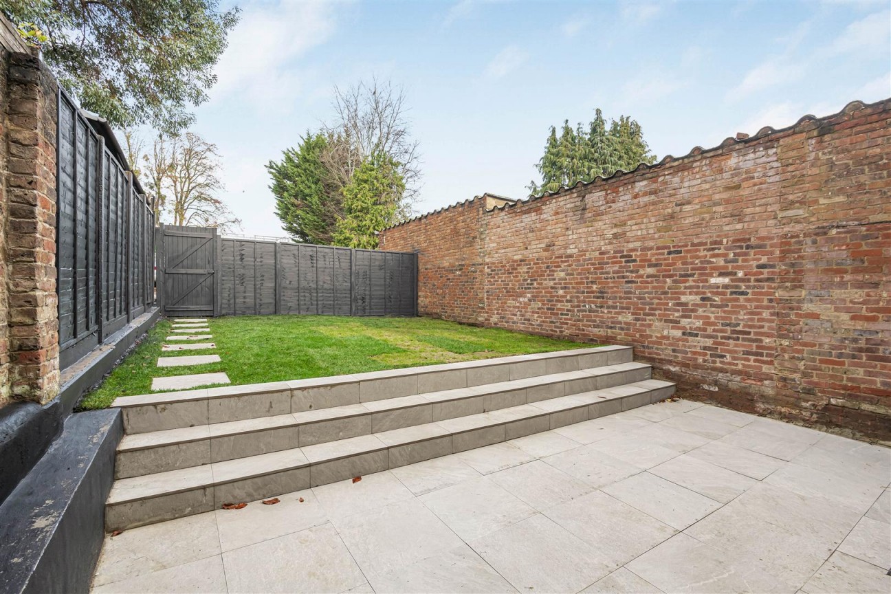 Station Road, Radlett