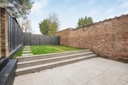 Station Road, Radlett