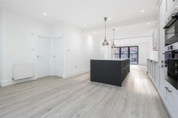 Station Road, Radlett