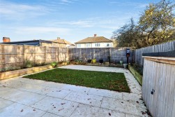 Easton Gardens, Borehamwood