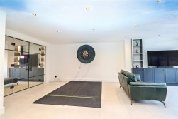 Easton Gardens, Borehamwood