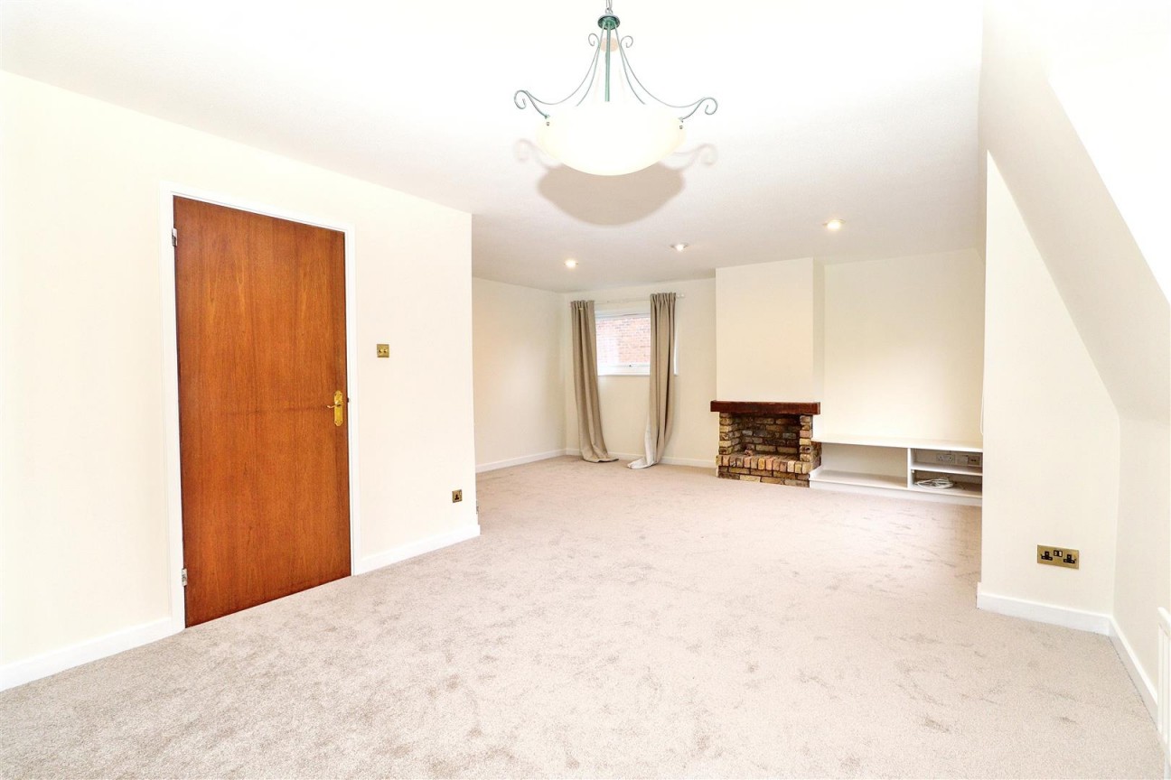 Cavendish Crescent, Elstree