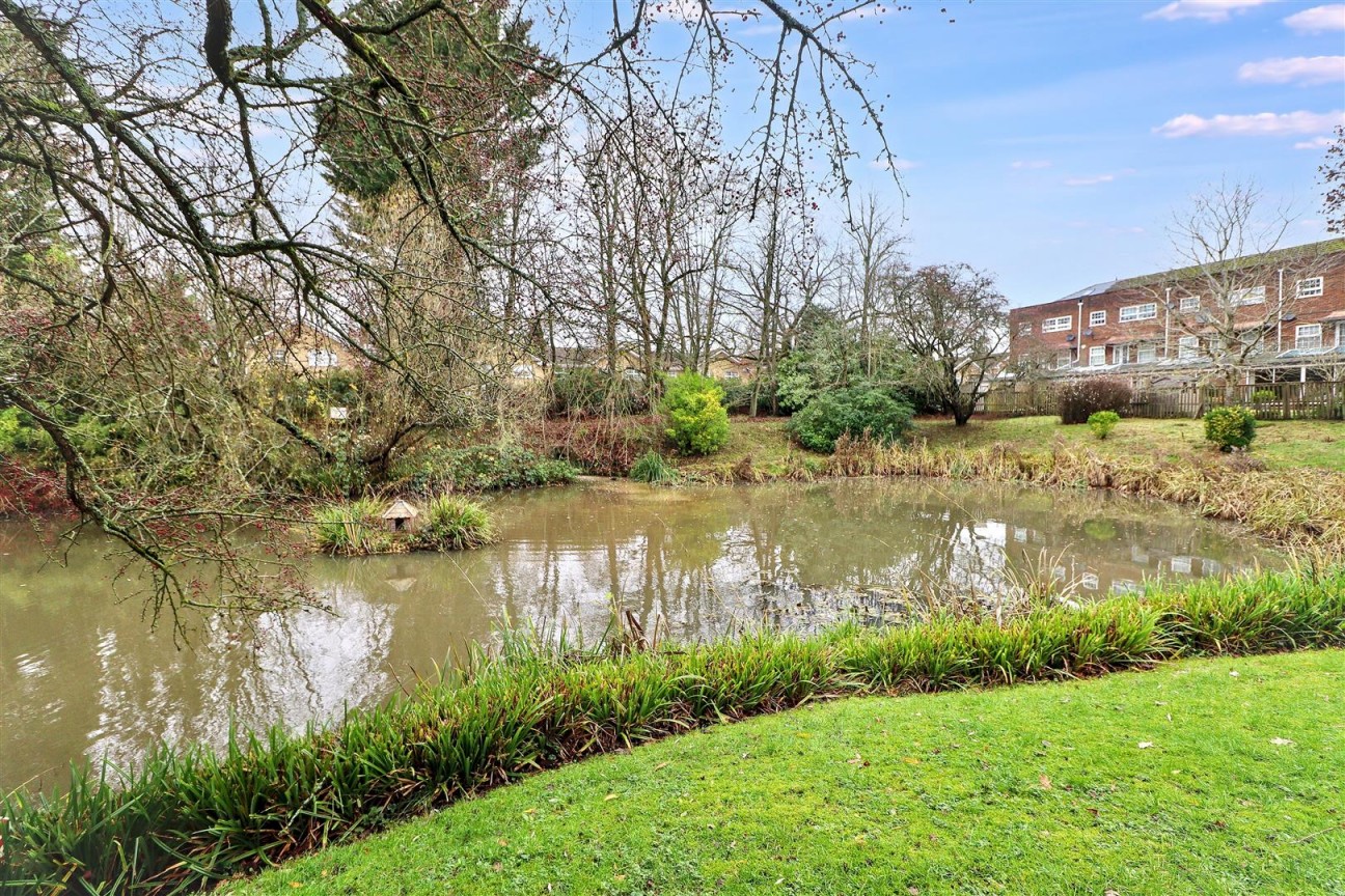 Cavendish Crescent, Elstree