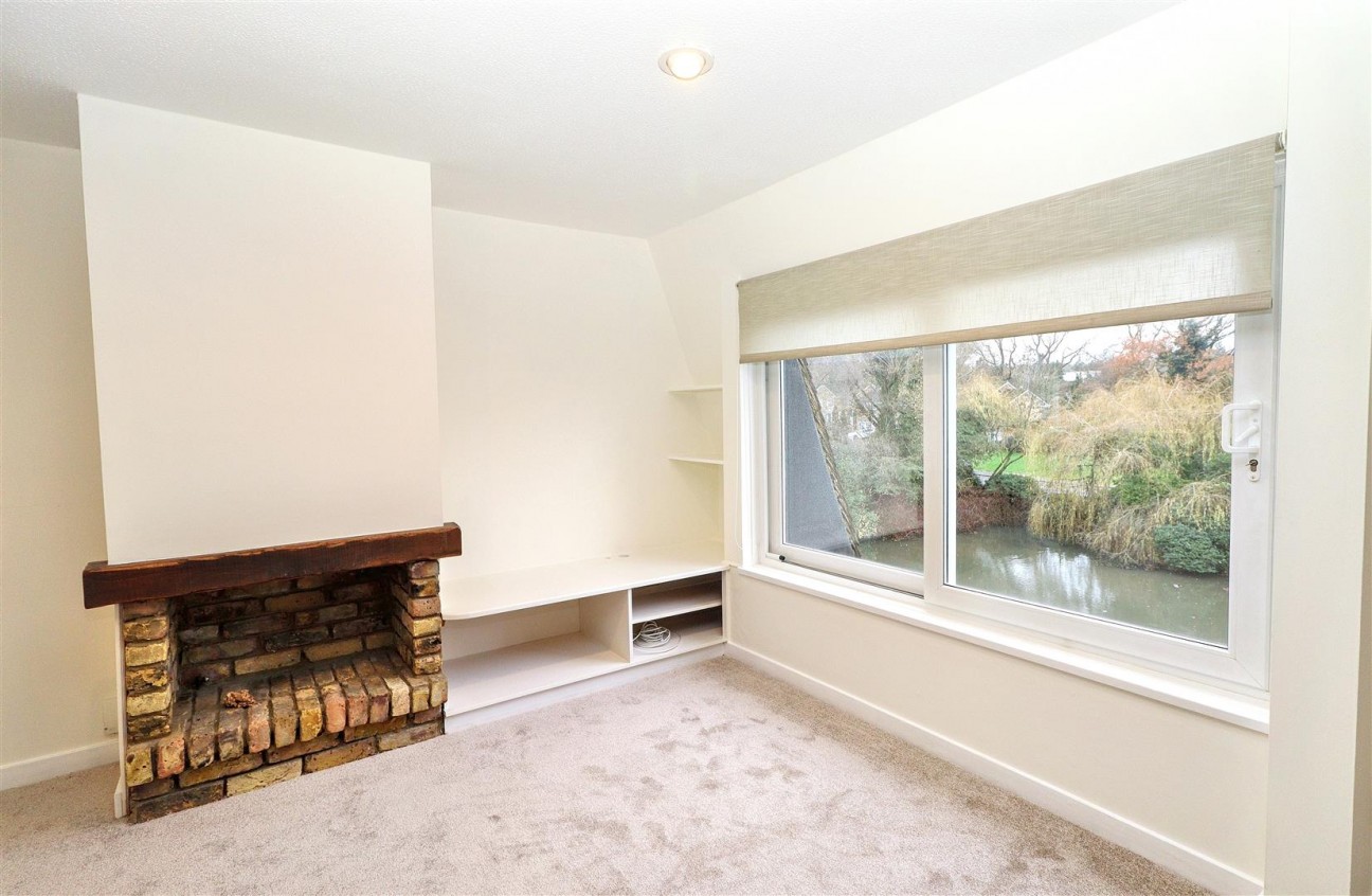 Cavendish Crescent, Elstree