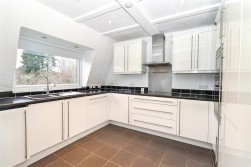 Cavendish Crescent, Elstree