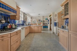 Aldenham Avenue, Radlett