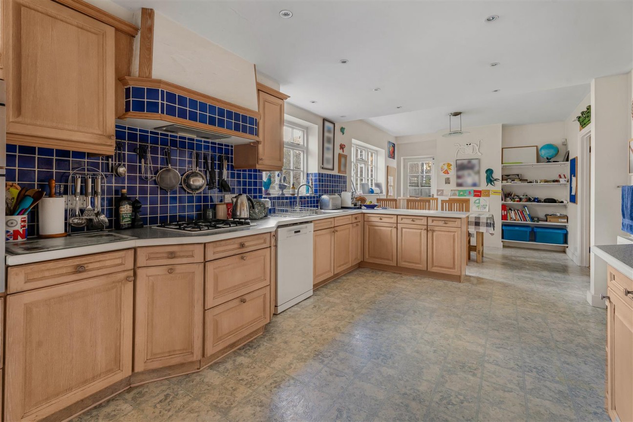 Aldenham Avenue, Radlett