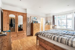 Aldenham Avenue, Radlett