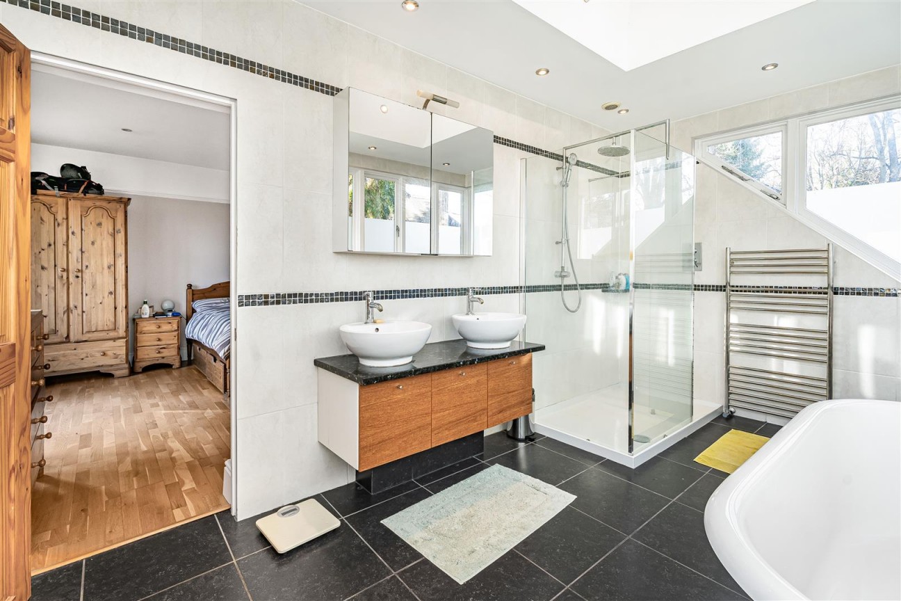 Aldenham Avenue, Radlett