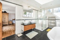 Aldenham Avenue, Radlett