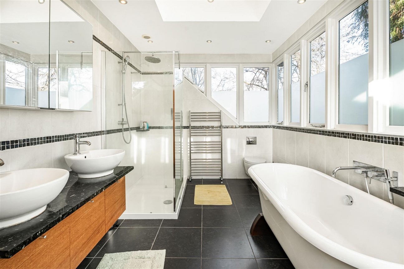 Aldenham Avenue, Radlett