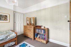 Aldenham Avenue, Radlett