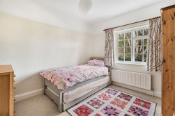 Aldenham Avenue, Radlett