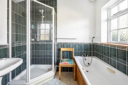 Aldenham Avenue, Radlett