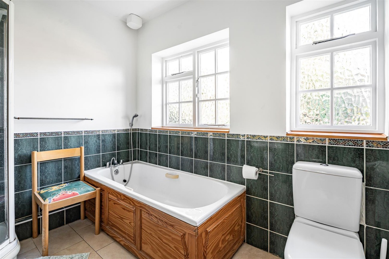 Aldenham Avenue, Radlett